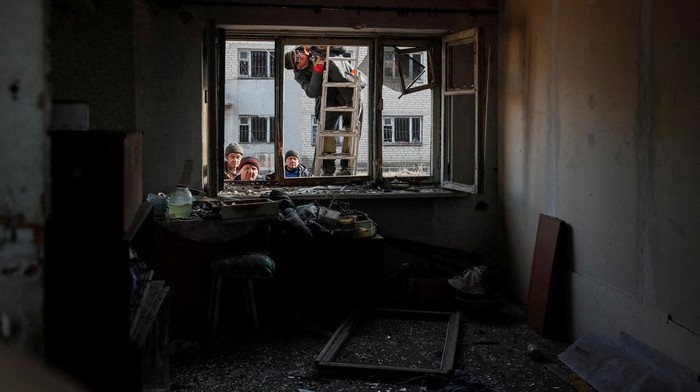 Begini Kondisi di Donetsk-Luhansk Usai Diakui Merdeka oleh Rusia Ketegangan Rusia-Ukraina kembali disorot usai Vladimir Putin akui dua negara yang deklarasikan diri pecah dari Ukraina. Dua negara itu yakni Donetsk dan Luhansk