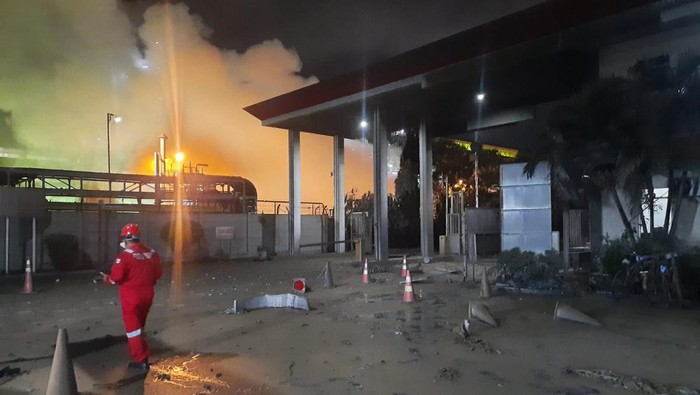 Dampak ledakan pabrik kimia Cilegon ke terminal BBM Tanjung Gerem.