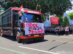Demo Sopir Truk Penuhi Ruas Jalan di Berbagai Daerah, Ini Hal yang Diprotes