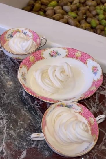 Sisca Kohl Bikin Es Krim Mengkudu yang Baunya Nyengat!