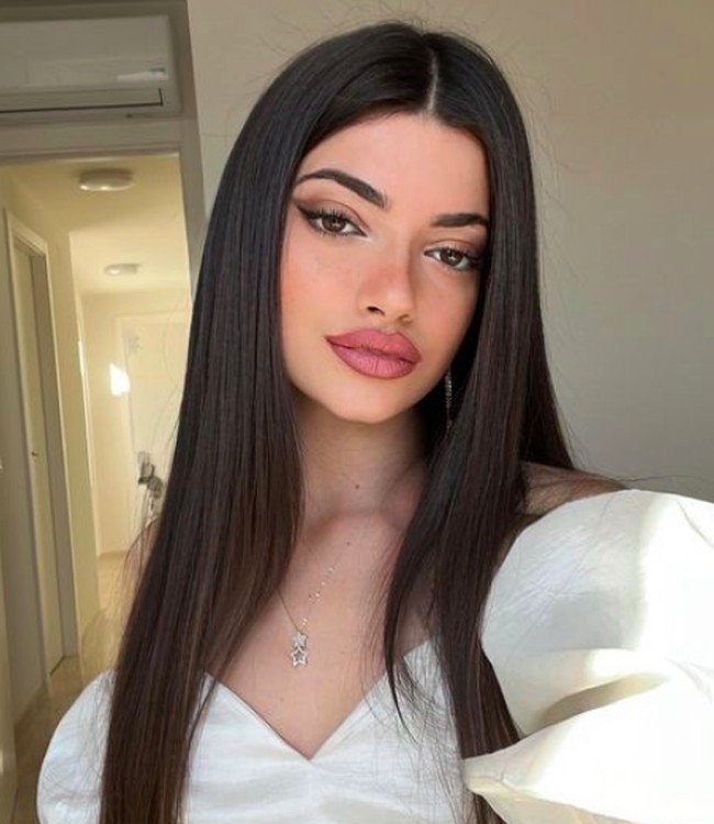 Tidak jarang gadis asal Italia juga disebut sebagai ‘ratu catfish’ karena penampilannya seperti wanita lain ketika sudah makeup, Foto: dok. Instagram