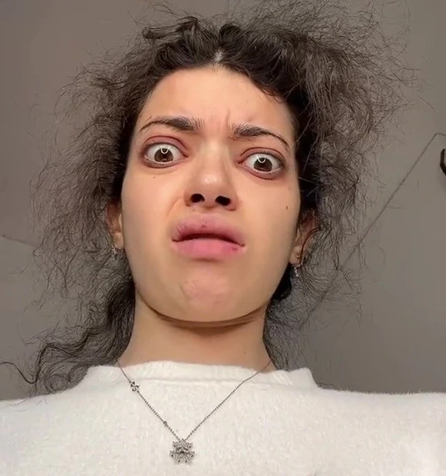 Kepada LADBible, remaja 18 tahun itu mengaku kecewa dan sedih disamakan Mr. Bean agaimana tidak, Mr. Bean bukanlah sosok yang tampan, meskipun ia sangat lucu. Foto: dok. TikTok