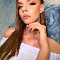 Setelah ketegangan dengan Rusia meningkat, Ukraina memang memperluas kategori warganya yang wajib militer. Kini Ukraina mengikutsertakan semua wanita usia 18 hingga 60 tahun untuk layak berdinas karena situasi negara sedang genting. Karena itu, Katya juga ikut wajib militer.Foto: Instagram @katya_matviykiv