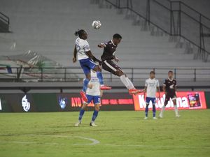 Pelatih PSM Makassar Beberkan Penyebab Dikalahkan Persib Bandung