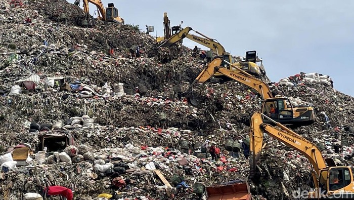 Pemprov DKI Jakarta mulai membangun fasilitas pengolahan sampah baru dengan metode RDF Plant di TPST Bantargebang. Metode itu dapat olah sampah jadi bahan bakar