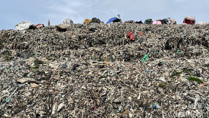 Pemprov DKI Jakarta mulai membangun fasilitas pengolahan sampah baru dengan metode RDF Plant di TPST Bantargebang. Metode itu dapat olah sampah jadi bahan bakar