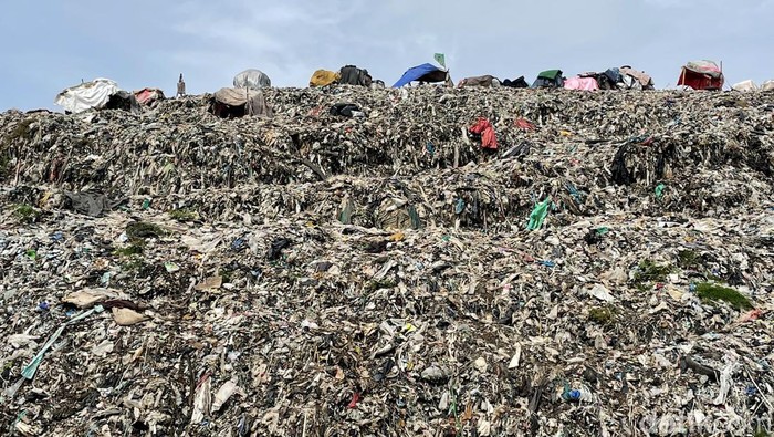 Mau Olah Sampah Jadi Bahan Bakar, Anies Bangun RDF Plant di Bantargebang Pemprov DKI Jakarta mulai membangun fasilitas pengolahan sampah baru dengan metode RDF Plant di TPST Bantargebang. Metode itu dapat olah sampah jadi bahan bakar