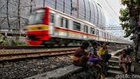 Diketahui, permukiman itu merupakan kampung yang tersisa di kawasan Jakarta International Stadium.