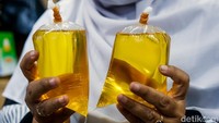 Pedagang juga mengeluhkan minimnya suplai minyak goreng dari distributor.