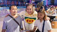 Mulia! Pemilik Resto Ini Masak Daging Panggang untuk Pengunjung Tunanetra