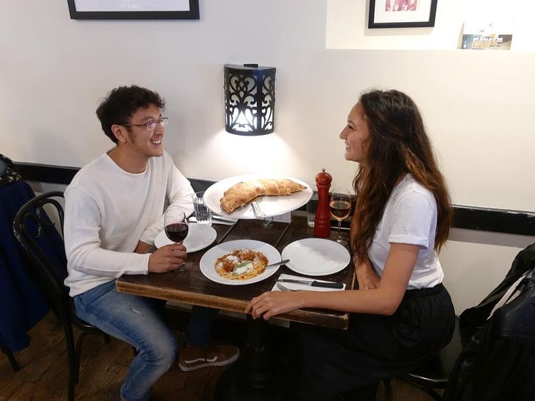 Nadine Chandrawinata dan Dimas Anggara Selalu Kompak Saat Ngopi dan Makan