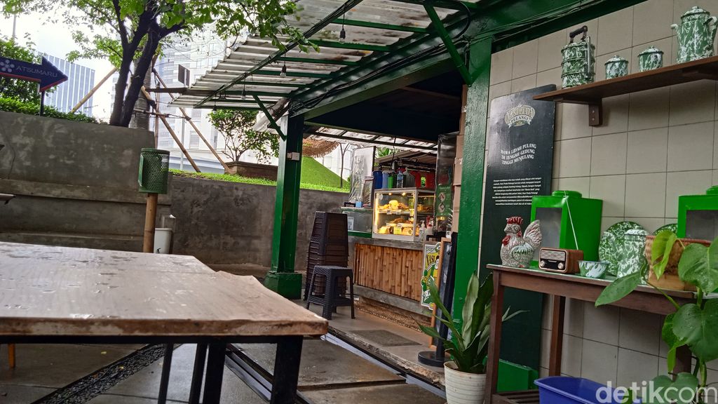 Nasi Peda Pelangi: Nikmatnya Makan Siang Pakai Ikan Peda dan Cumi Hitam di SCBD