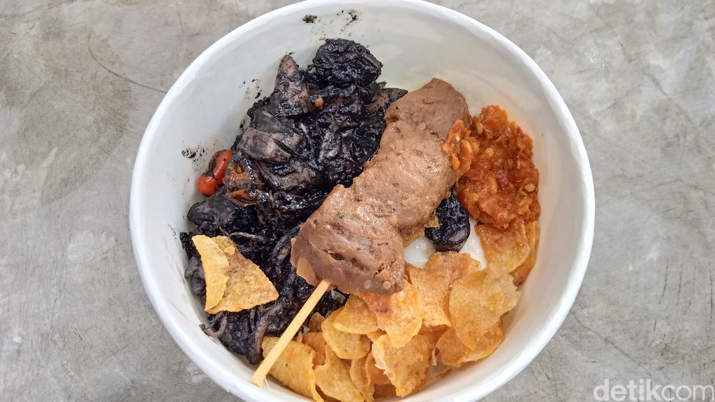 Nasi Peda Pelangi: Nikmatnya Makan Siang Pakai Ikan Peda dan Cumi Hitam di SCBD