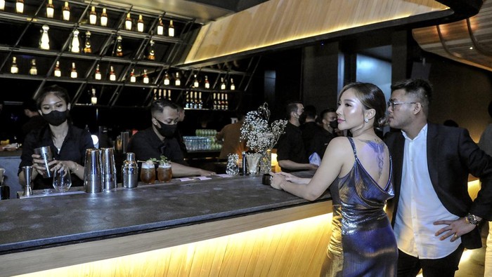 One Stop Entertainment, Black Owl Hadir di PIK Black Owl Dining & Libation meresmikan gedung barunya di Golf Island Pantai Indah Kapuk (PIK), Jakarta Utara. Acara itu dilakukan pada tanggal spesial, Selasa, (22/2/2022).
Bagusnya, lokasi Black Owl Dining & Libation berada di pusat perbelanjaan mewah, tempat tinggal dan hotel megah, tempat rekreasi, kawasan restoran tematik dan kehidupan malam di PIK.