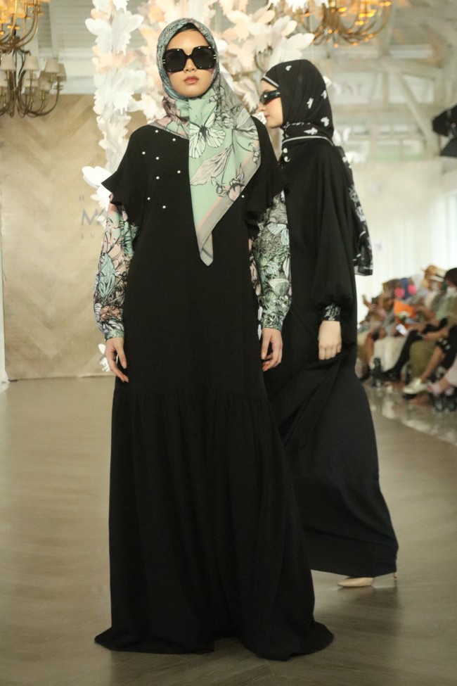 Fashion show koleksi terbaru Ivan Gunawan 2022 bertajuk Time Files yang digelar di Gedong Putih, Parongpon, Kabupaten Bandung barat, Jawa Barat. Rabu 23 Februari 2022. Foto: dok. Wisma Putra/ detikcom.  