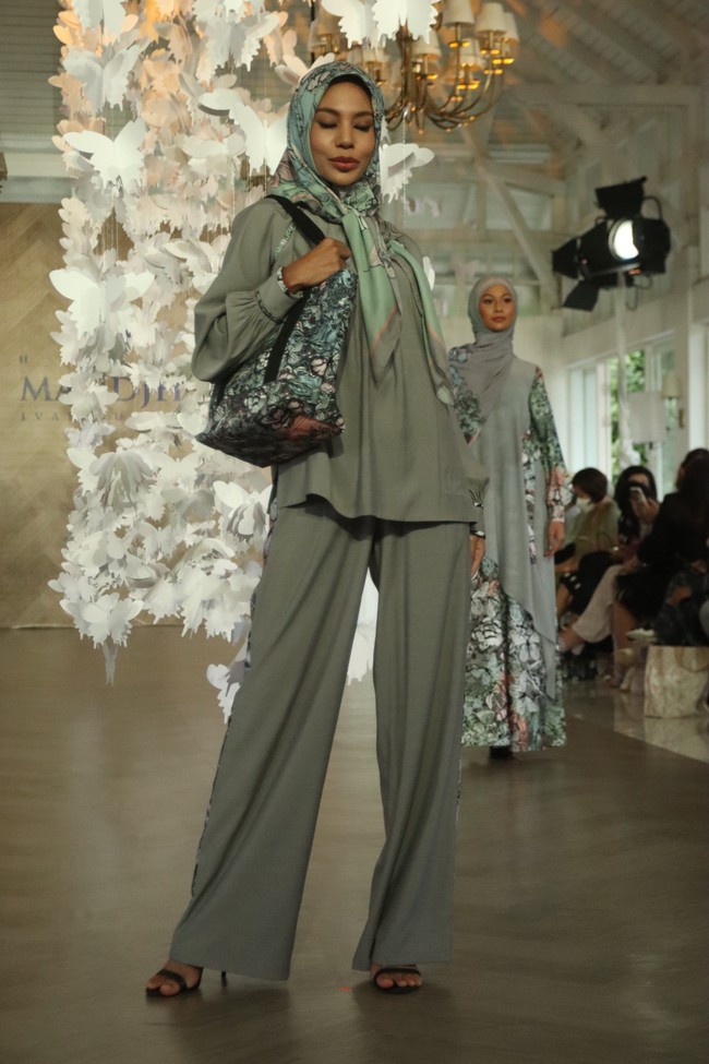 Fashion show koleksi terbaru Ivan Gunawan 2022 bertajuk Time Files yang digelar di Gedong Putih, Parongpon, Kabupaten Bandung barat, Jawa Barat. Rabu 23 Februari 2022. Foto: dok. Wisma Putra/ detikcom.  