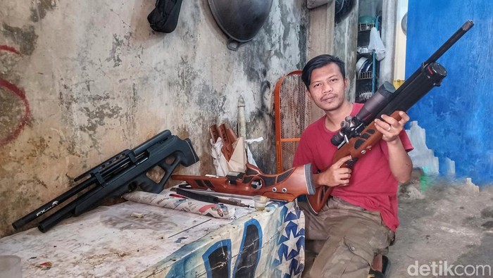 Pemilik produksi Senapan Angin Jum Sport Cileunyi Feffy Fakihudin (29)