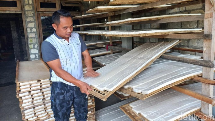 Perajin tempe Lamongan
