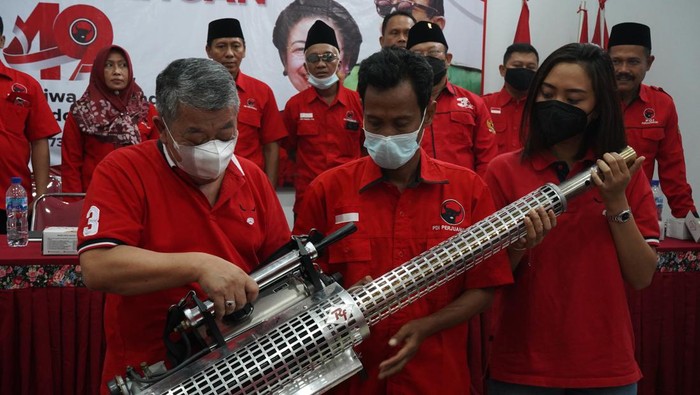 Perang Lawan DBD, Partai Ini Persenjatai 16 Kecamatan dengan Alat Fogging
