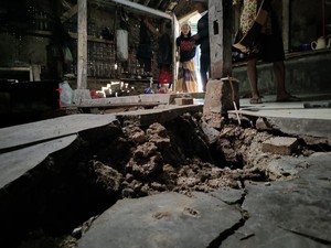 Cerita Warga Lebak Rasakan Pergerakan Tanah pada Malam Hari