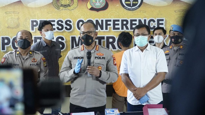 Polisi menangkap sejumlah pelajar yang tawuran di Bekasi