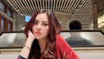 Pose Ayu Aulia, Model Cantik Saat Makan dengan Hotman Paris hingga Zikri Daulay