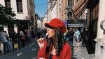 Pose Ayu Aulia, Model Cantik Saat Makan dengan Hotman Paris hingga Zikri Daulay