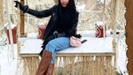 Pose Ayu Aulia, Model Cantik Saat Makan dengan Hotman Paris hingga Zikri Daulay