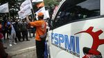 Protes JHT, Buruh Geruduk BPJS Ketenagakerjaan Kabupaten Bekasi