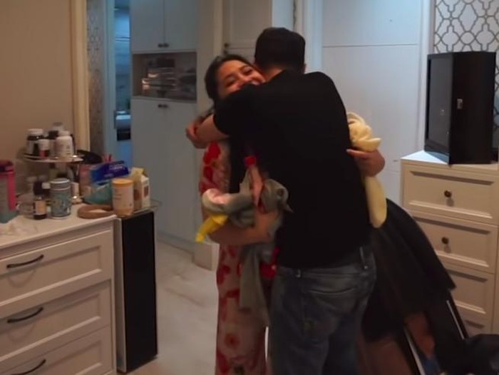 Raffi Ahmad sembuh dan balik pelukan dengan Nagita Slavina
