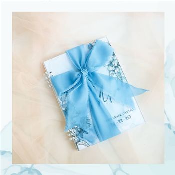 Rekomendasi undangan pernikahan bentuk notebook dari @gifu_invitation.