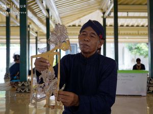Ini Dia Sosok Abdi Dalem Perawat Wayang Kulit Keraton Jogja