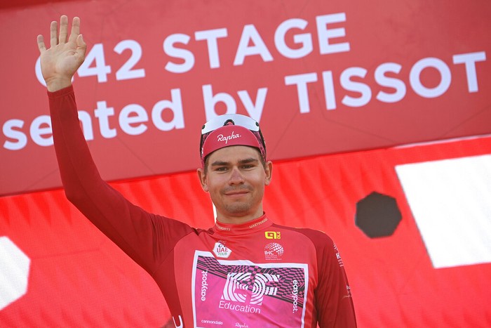 Pebalap Swiss Stefan Bissegger menjadi yang tercepat dalam etape individual time trial (ITT), dalam UEA Cycling Tour di Ajman, UEA, Selasa (22/2/2022). Ia menggusur dominasi juara dunia ITT, Filippo Ganna.  (Fabio Ferrari/LaPresse via AP)