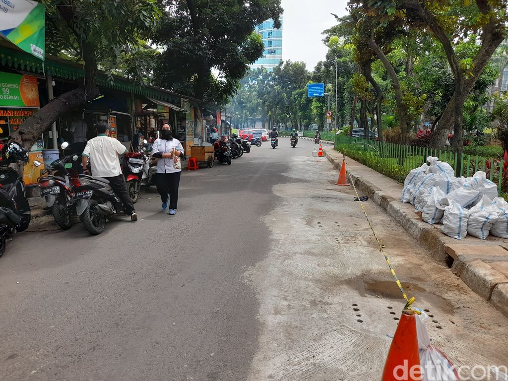 Sumur resapan Jl Karet Karya, Kuningan, Jakarta Selatan, 23 Februari 2022. (Marteen Ronaldo Pakpahan/detikcom)
