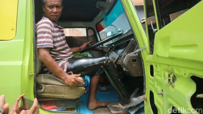 Supriyadi, pengemudi truk difabel asal Kabbupaten Kudus.