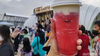 Ada juga pilihan minuman lainnya seperti coffee latte with milk tea cream, Thai tea drink, collagen peach mango hingga collagen strawberry.  Foto: detikFood/Devi S. Lestari