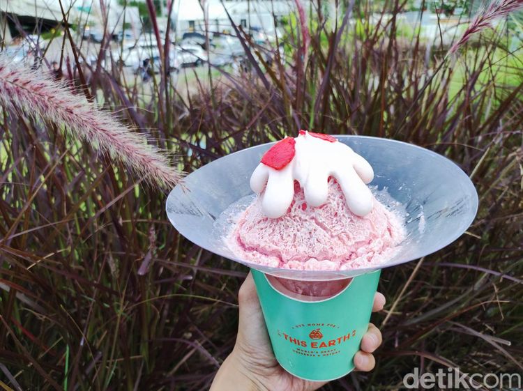 Manis Dingin Kakigori di Tepi Pantai Jakarta