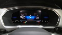 Pengemudi juga dibantu dengan adanya 8 inch digital cockpit. Foto: Volkswagen