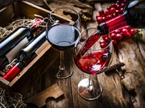 Ini Sebabnya Minum Wine Bikin Sakit Kepala dan Cara Meredakannya
