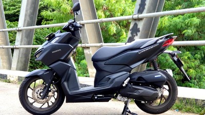 Lihat Lebih Dekat Wujud All New Honda Vario 160 Warna Hitam Doff