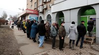 Tak hanya mesin ATM, Rusia melakukan invasi ke sejumlah infrastruktur di Ukraina. Sejumlah pangkalan udara juga tidak luput dari serangan pasukan militer Rusia.
