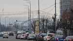 Potret Ribuan Mobil Tinggalkan Kiev Usai Serangan Rusia ke Ukraina