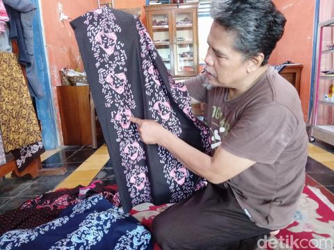 Batik motif Ikan Marlin khas Pangandaran
