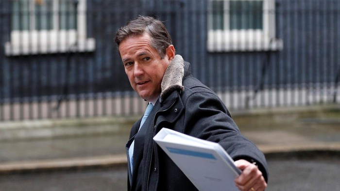 FILE PHOTO: Barclays CEO Jes Staley arrives at 10 Downing Street in London, Britain january 11, 2018. REUTERS/Peter Nicholls