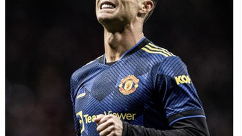 Namun apa yang terjadi, Ronaldo bahkan gagal bikin tembakan yang tepat sasaran ke gawal Atletico Madrid. Foto: Twitter