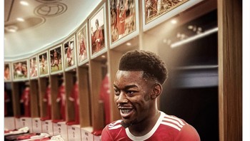 Athony Elanga datang sebagai supersub dan mengakhiri lagi dengan skor imbang 1-1 di lega pertama. Foto: Twitter