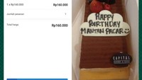 Driver ojol ini curhat mendapat orderan kue ulang tahun. Yang bikin meresahkan adalah kue ulang tahun itu ditujukan untuk mantan pacar. Happy birthday mantan pacar tulisan di kua. Foto: Instagram/Facebook