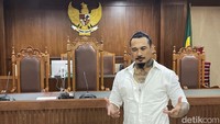 Sebelumnya, Jerinx dalam pleidoinya mengaku menyesal telah berkasus dengan Adam Deni Gearaka. Jerinx berjanji tidak akan mengulanginya karena takut akan ancaman istrinya, Nora Alexandra.
