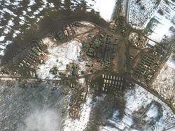 Foto Satelit Ungkap Pergerakan Militer Rusia ke Ukraina