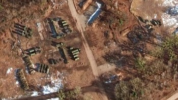 Unit pertahanan udara Rusia di Belarus, 14 Februari 2022. Belarus memberi izin Rusia melewati wilayahnya (Maxar Technologies)